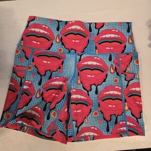 Pop Art CVG Size small 5 inch shorts